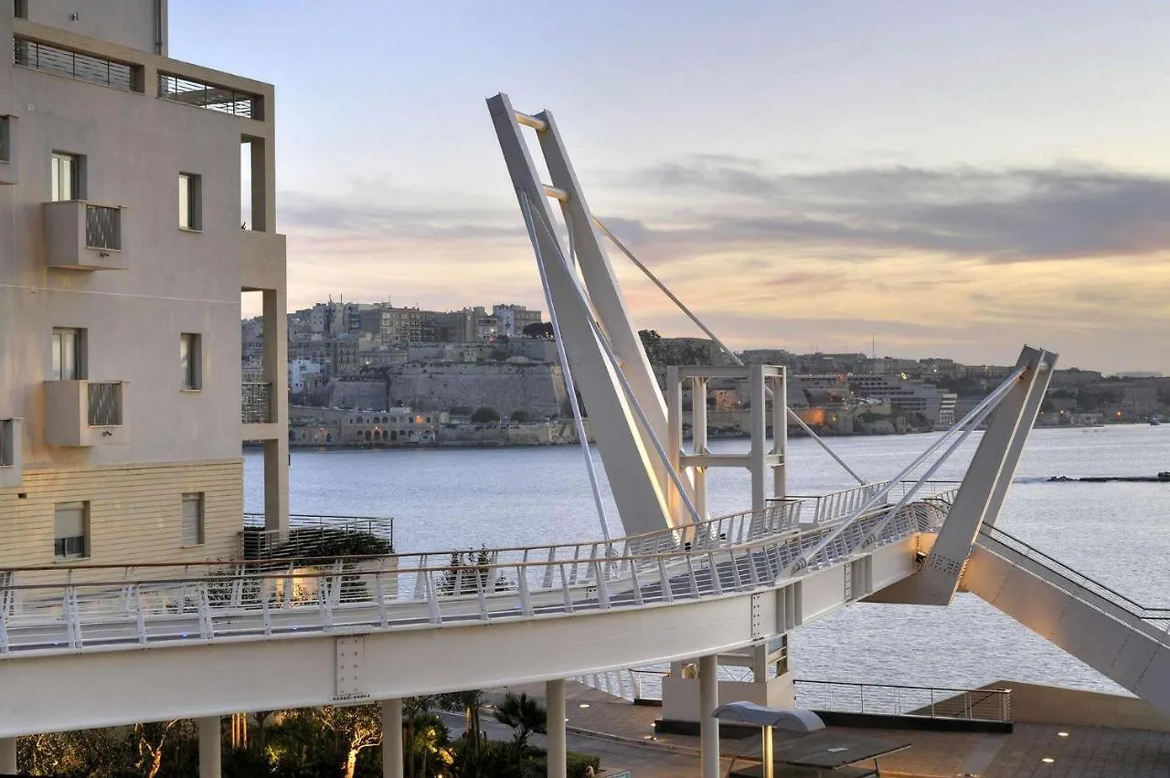 Modern Sea-View Apartment In A Prime Location Sliema Malta