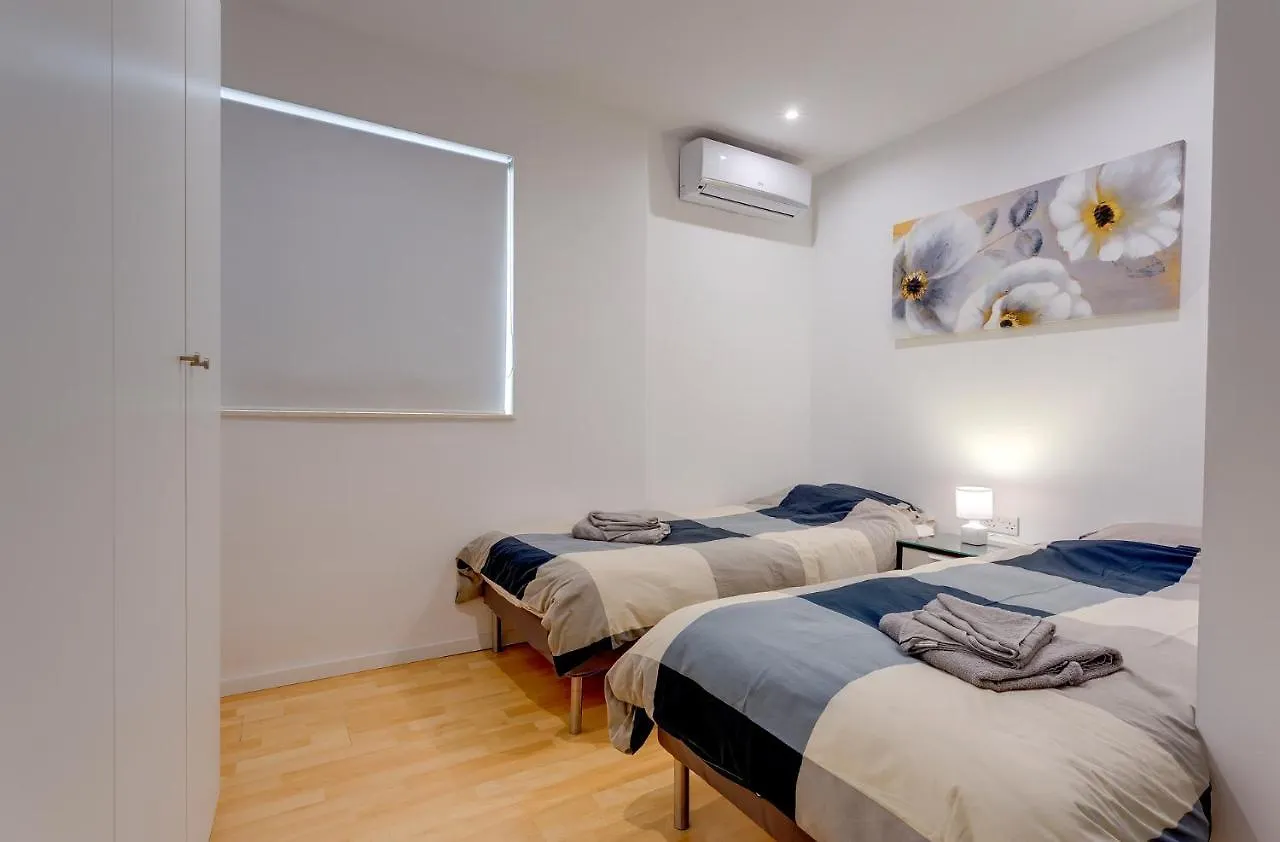 Modern Sea-View Apartment In A Prime Location Sliema