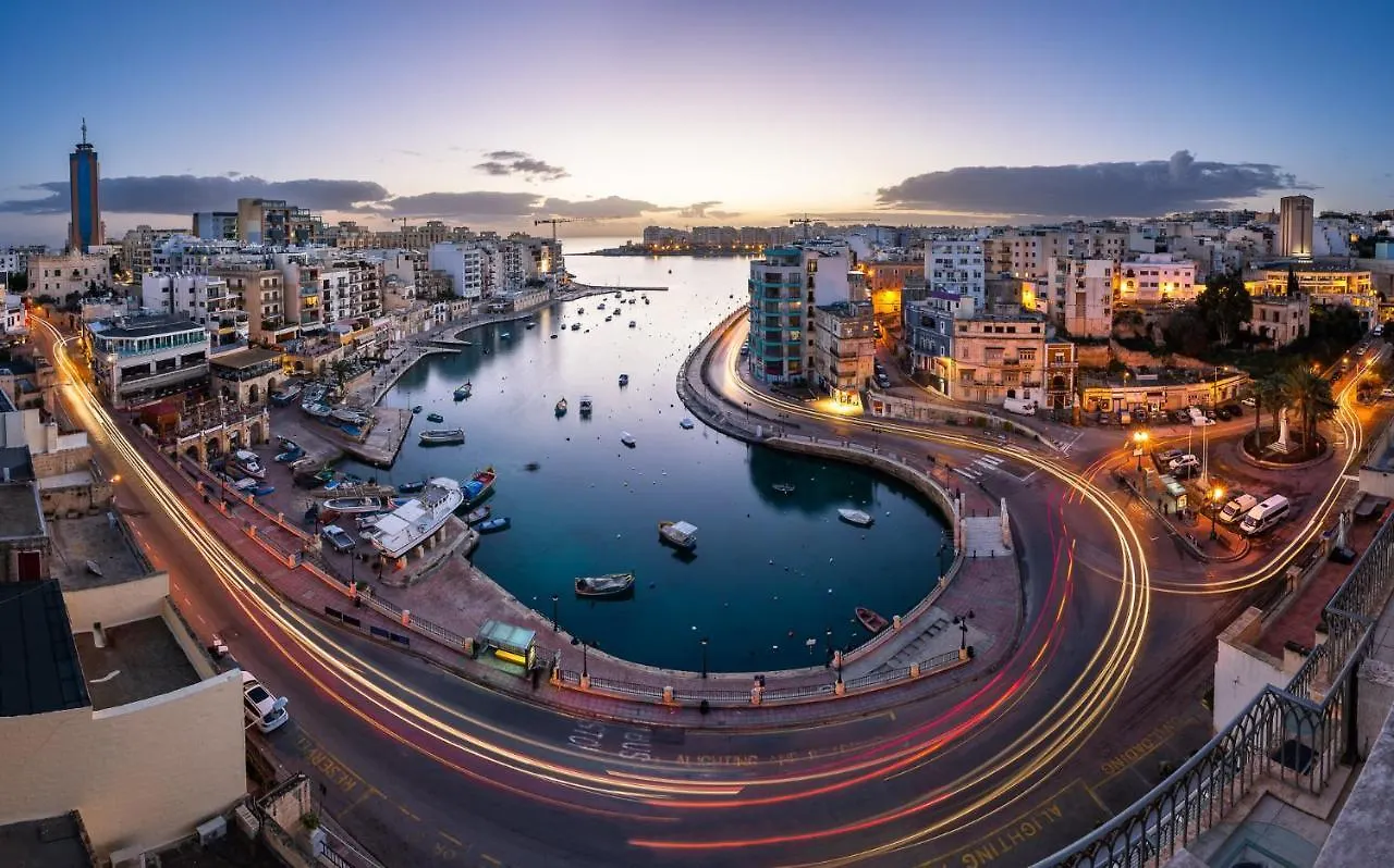 Modern Sea-View Apartment In A Prime Location Sliema