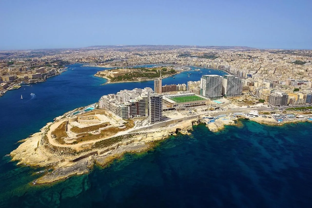 Modern Sea-View Apartment In A Prime Location Sliema