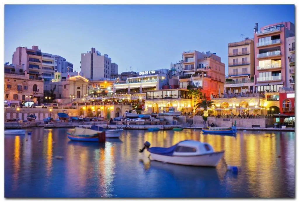 Modern Sea-View Apartment In A Prime Location Sliema