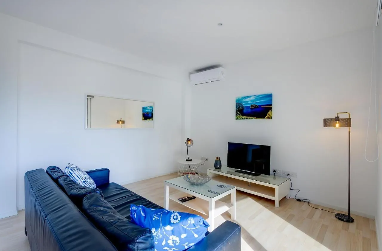 Modern Sea-View Apartment In A Prime Location Sliema