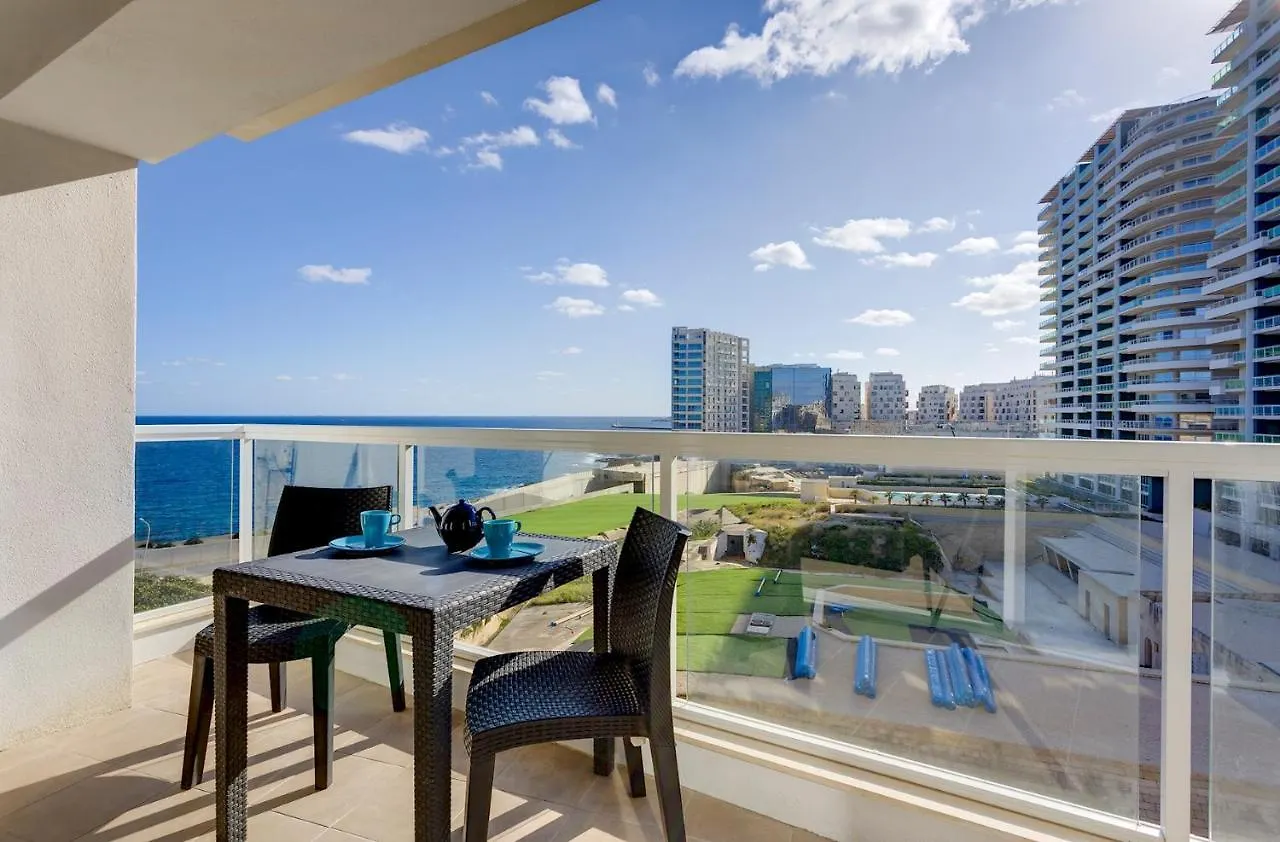 Modern Sea-View Apartment In A Prime Location Sliema
